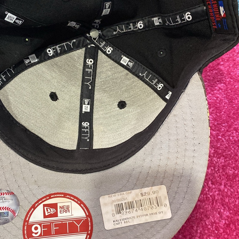 Fitted hat. - Picture 4 of 8